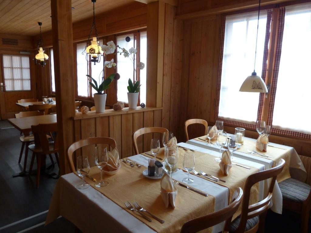 Gasthof Derby Hotel Zweisimmen Luaran gambar