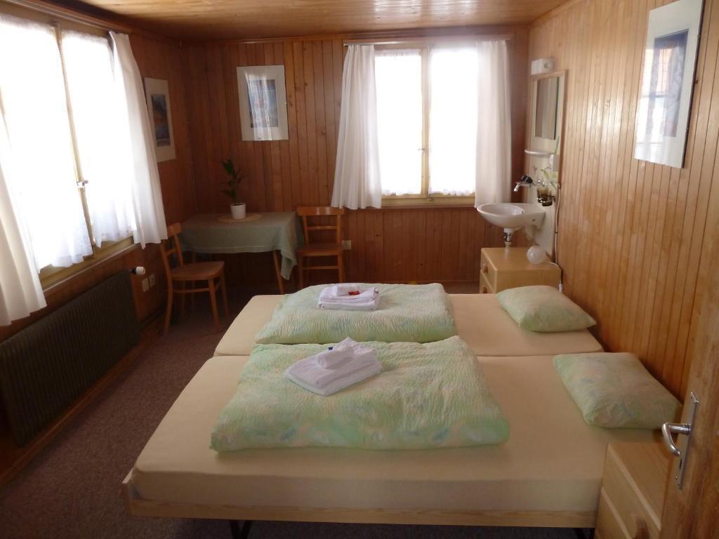Gasthof Derby Hotel Zweisimmen Bilik gambar