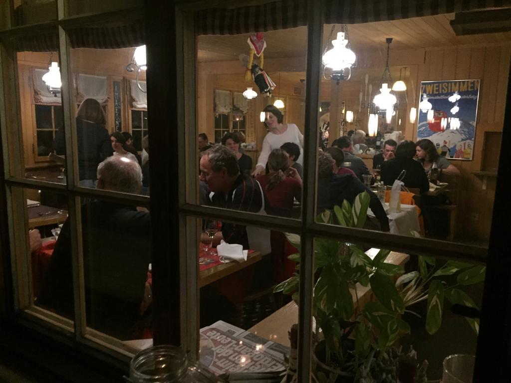Gasthof Derby Hotel Zweisimmen Luaran gambar